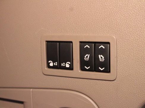 Used 2015 Chevrolet Tahoe LTZ image 17