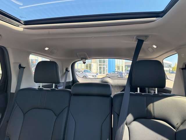 Used 2025 Honda Pilot Touring image 18