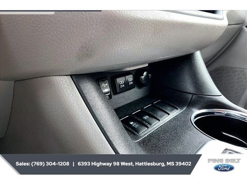 Used 2018 Toyota Highlander XLE FWD image 25