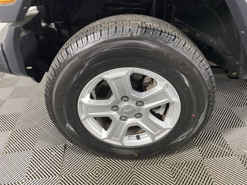 Used 2020 Jeep Wrangler Sport AWD/4WD image 12