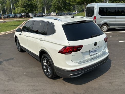 Used 2023 Volkswagen Tiguan SE FWD image 7