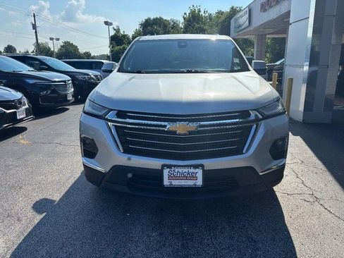 Used 2022 Chevrolet Traverse LT image 9