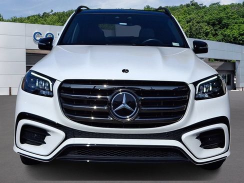 Used 2024 Mercedes-Benz GLS 450 4MATIC image 2