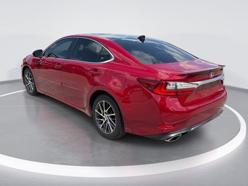 Used 2017 Lexus ES 350 w/ Luxury Package FWD image 6