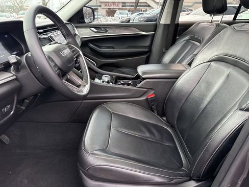 Certified 2022 Jeep Grand Cherokee Limited w/ MOPAR Finishing Package image 22