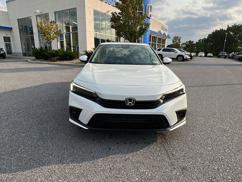 Used 2022 Honda Civic Touring image 9