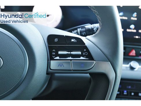 Certified 2025 Hyundai Elantra SEL image 19