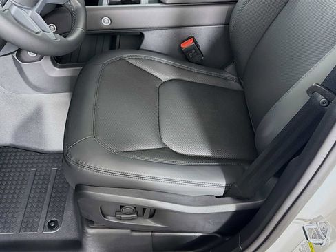 Used 2026 Land Rover Defender 110 S image 21