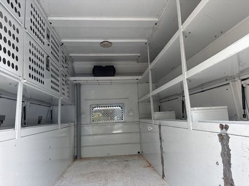 Used 2010 Ford F550 4x4 Regular Cab Super Duty image 17