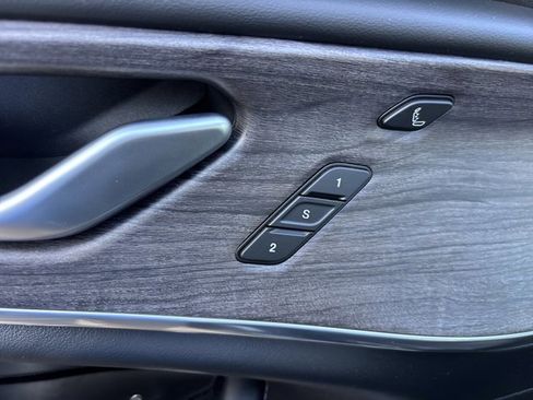 Used 2024 Jeep Grand Cherokee L Overland w/ Advanced Protech Group III image 23