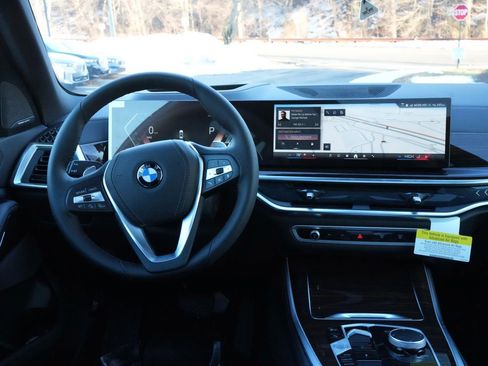 New 2026 BMW X5 xDrive40i w/ Premium Package image 3