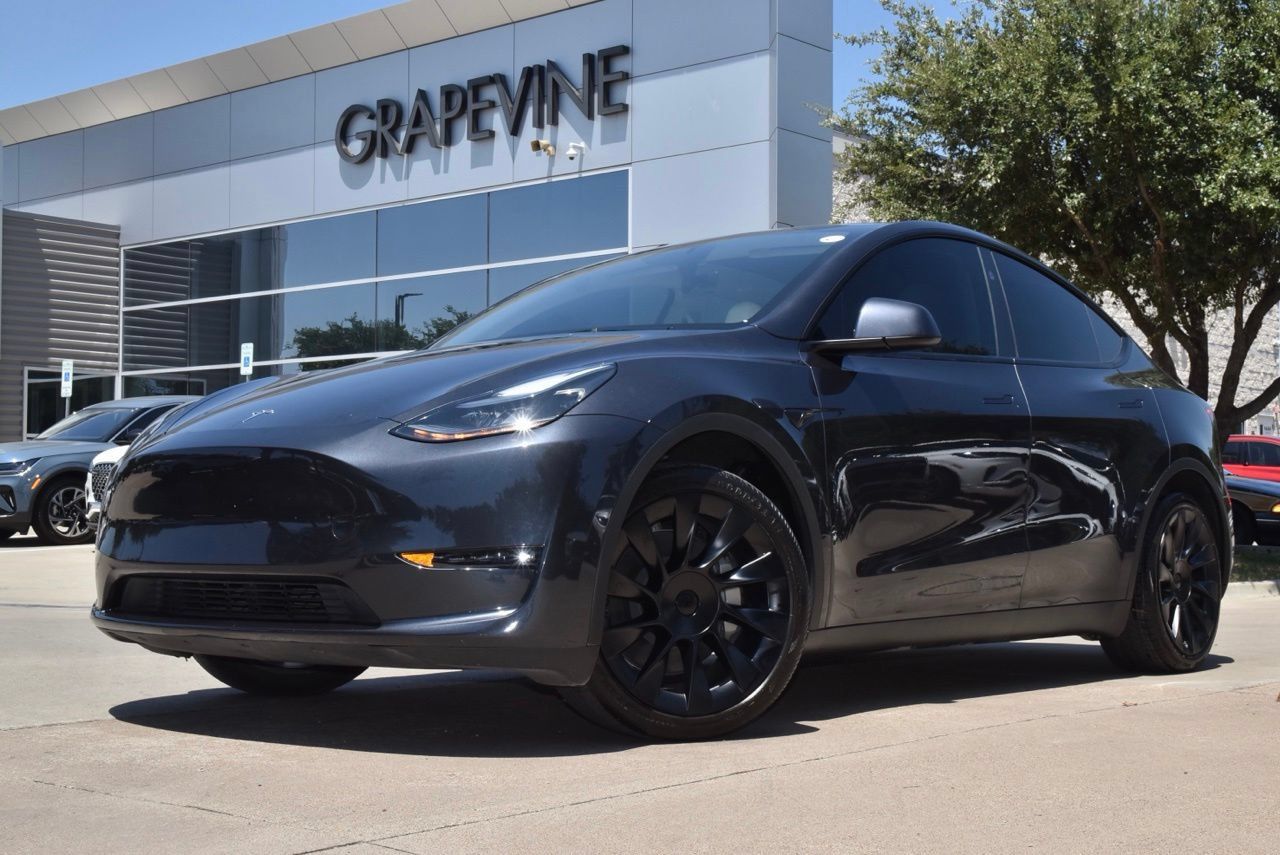 Used 2025 Tesla Model Y Long Range AWD/4WD image 2