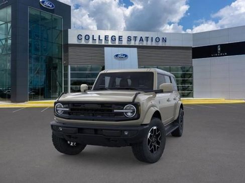 New 2025 Ford Bronco Outer Banks image 2