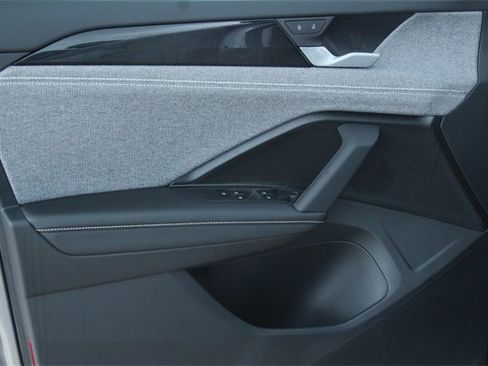 New 2025 Volkswagen Tiguan S image 14