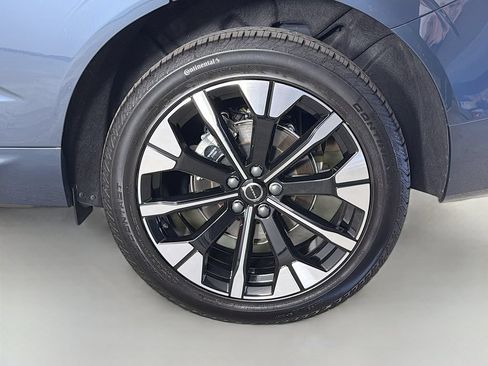 Certified 2026 Volvo XC60 B5 Plus w/ Protection Package Premier AWD/4WD image 31
