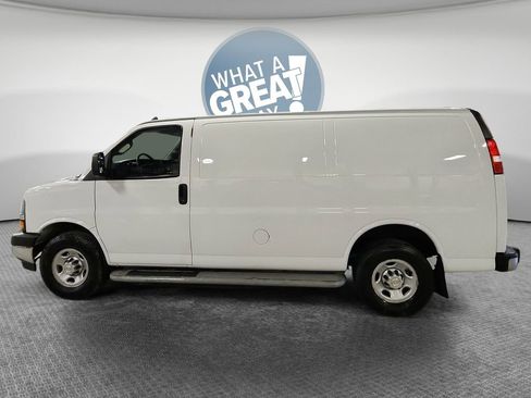 Certified 2022 Chevrolet Express 2500 w/ Driver Convenience Package RWD image 8