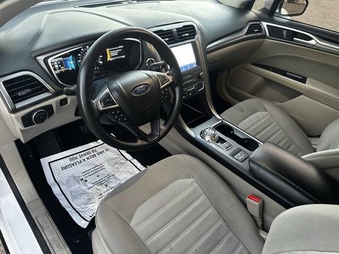 Used 2020 Ford Fusion SE image 20