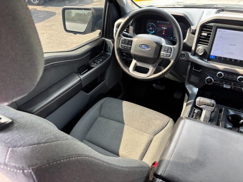 Used 2025 Ford F150 Lightning XLT AWD/4WD image 13