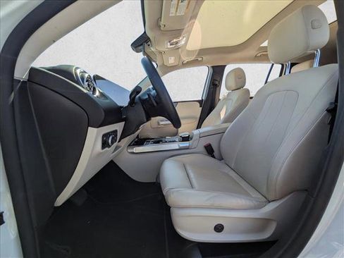 Used 2022 Mercedes-Benz GLB 250 image 14