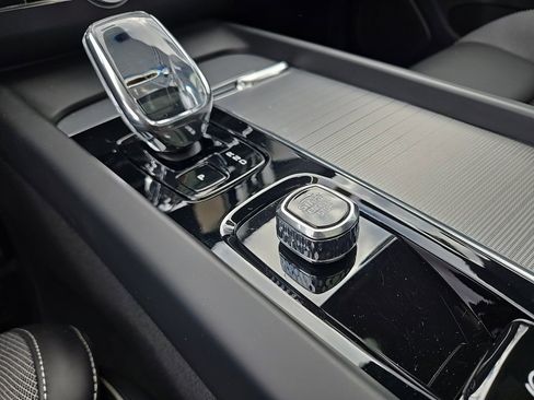 Certified 2025 Volvo XC60 T8 Polestar image 24