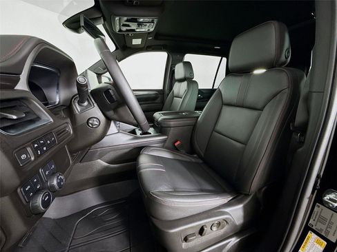 Used 2022 Chevrolet Tahoe RST w/ Luxury Package AWD/4WD image 22