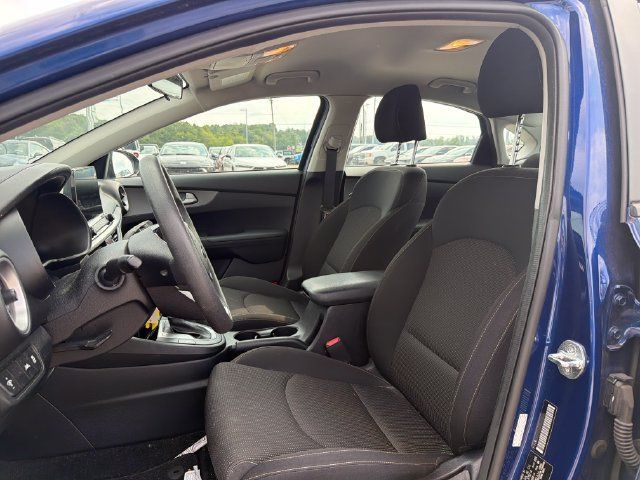 Used 2021 Kia Forte LXS FWD image 9