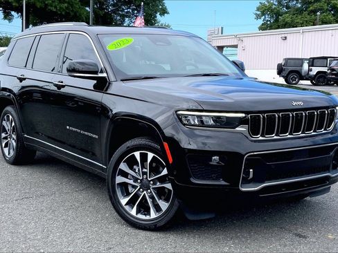 Used 2023 Jeep Grand Cherokee L Overland w/ Advanced Protech Group III AWD/4WD image 2