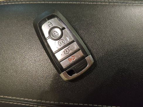 Used 2020 Ford Escape SEL FWD image 32