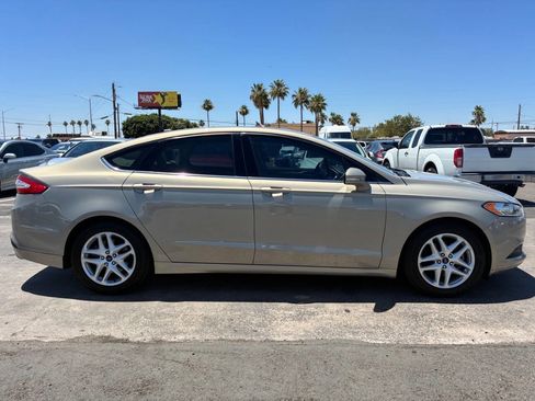 Used 2015 Ford Fusion SE FWD image 10