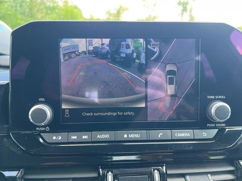 Used 2025 Nissan Pathfinder Rock Creek AWD/4WD image 13