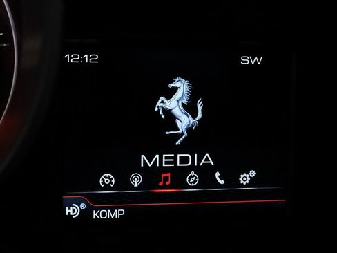 Used 2022 Ferrari F8 Tributo RWD image 31