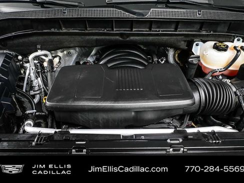 Used 2025 Chevrolet Suburban LT RWD image 37