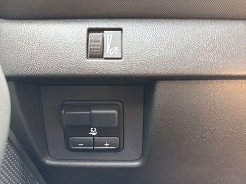 Used 2023 Chevrolet Colorado Z71 w/ Z71 Convenience Package 2 image 19