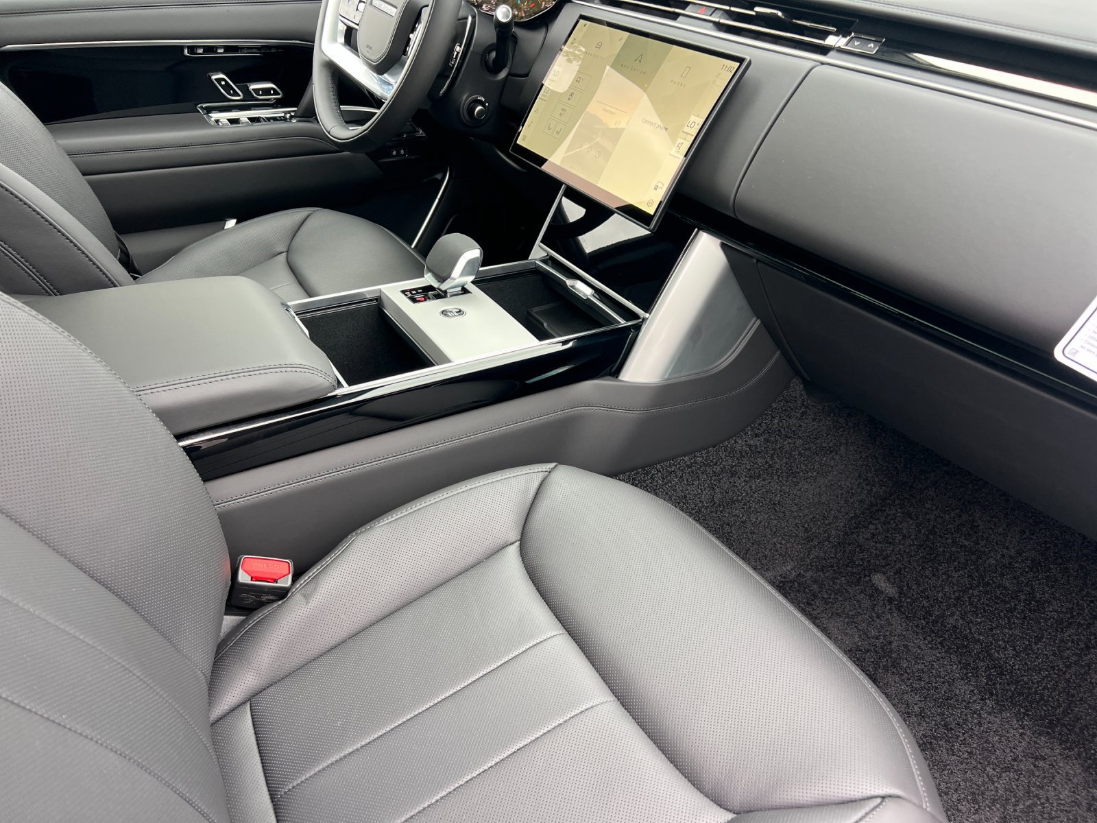 New 2026 Land Rover Range Rover SE AWD/4WD image 16