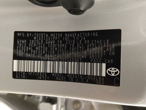 Used 2025 Toyota Corolla LE FWD image 33