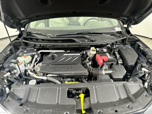 Used 2025 Nissan Rogue SV w/ SV Premium Package FWD image 32