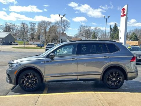Used 2022 Volkswagen Tiguan SE R-Line image 6