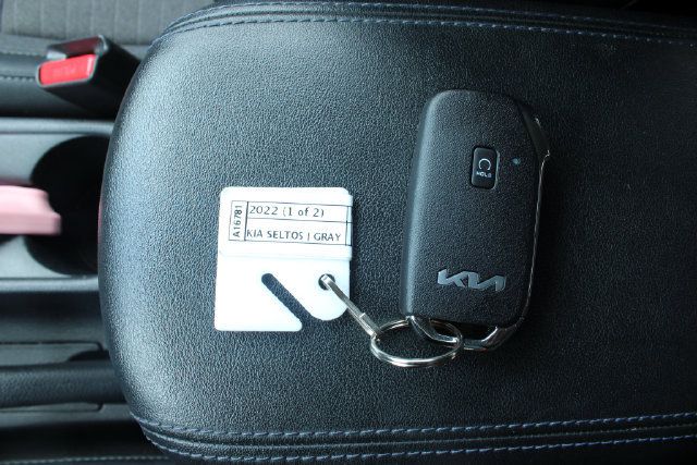 Used 2022 Kia Seltos S FWD image 28