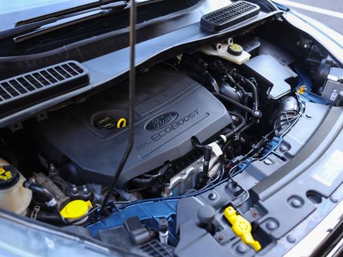 Used 2018 Ford Escape SE w/ SE Sport Appearance Package image 24