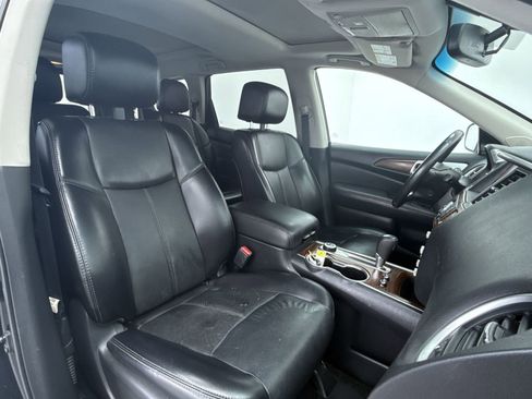 Used 2018 Nissan Pathfinder Platinum image 13