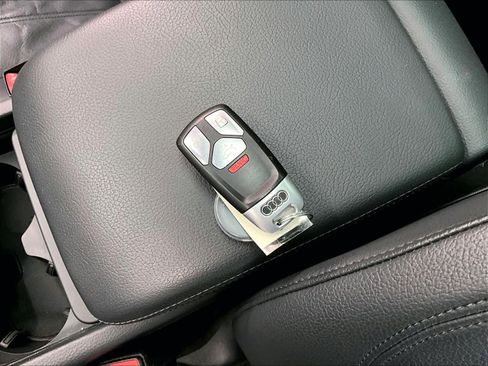 Used 2020 Audi Q5 e Premium Plus AWD/4WD image 14