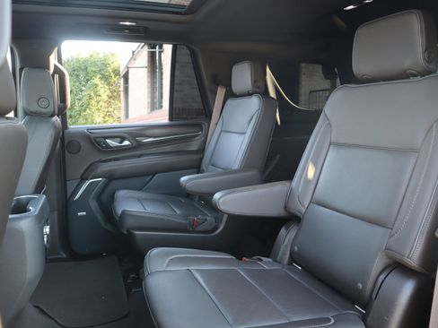 Used 2021 GMC Yukon Denali w/ Denali Premium Package AWD/4WD image 37