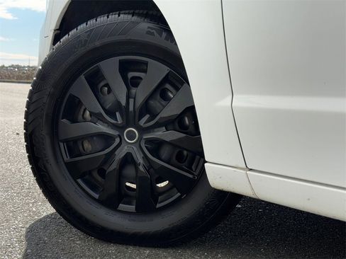 Used 2018 Dodge Grand Caravan SE w/ UConnect Hands-Free Group image 24