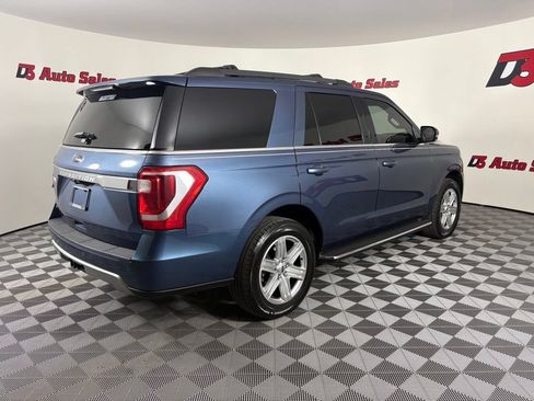 Used 2018 Ford Expedition XLT w/ Equipment Group 202A RWD image 7
