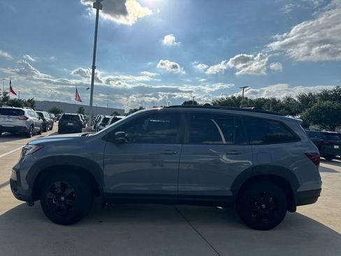 Used 2022 Honda Pilot TrailSport image 5