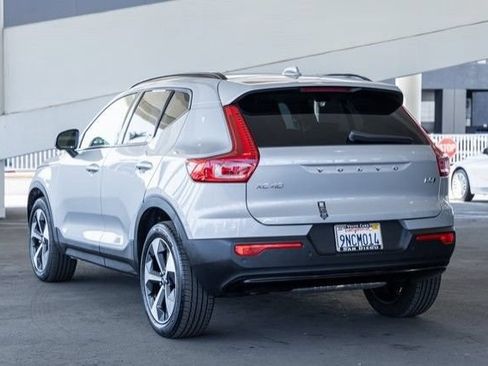 New 2025 Volvo XC40 B5 Plus AWD/4WD image 23