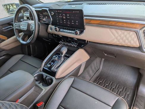 Used 2024 GMC Canyon Denali image 23