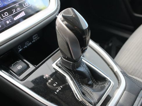 Used 2025 Subaru Outback Premium AWD/4WD image 16