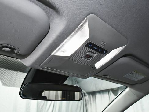 Used 2022 Toyota RAV4 LE image 28