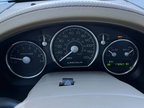 Used 2006 Lincoln Mark LT 4x4 image 45